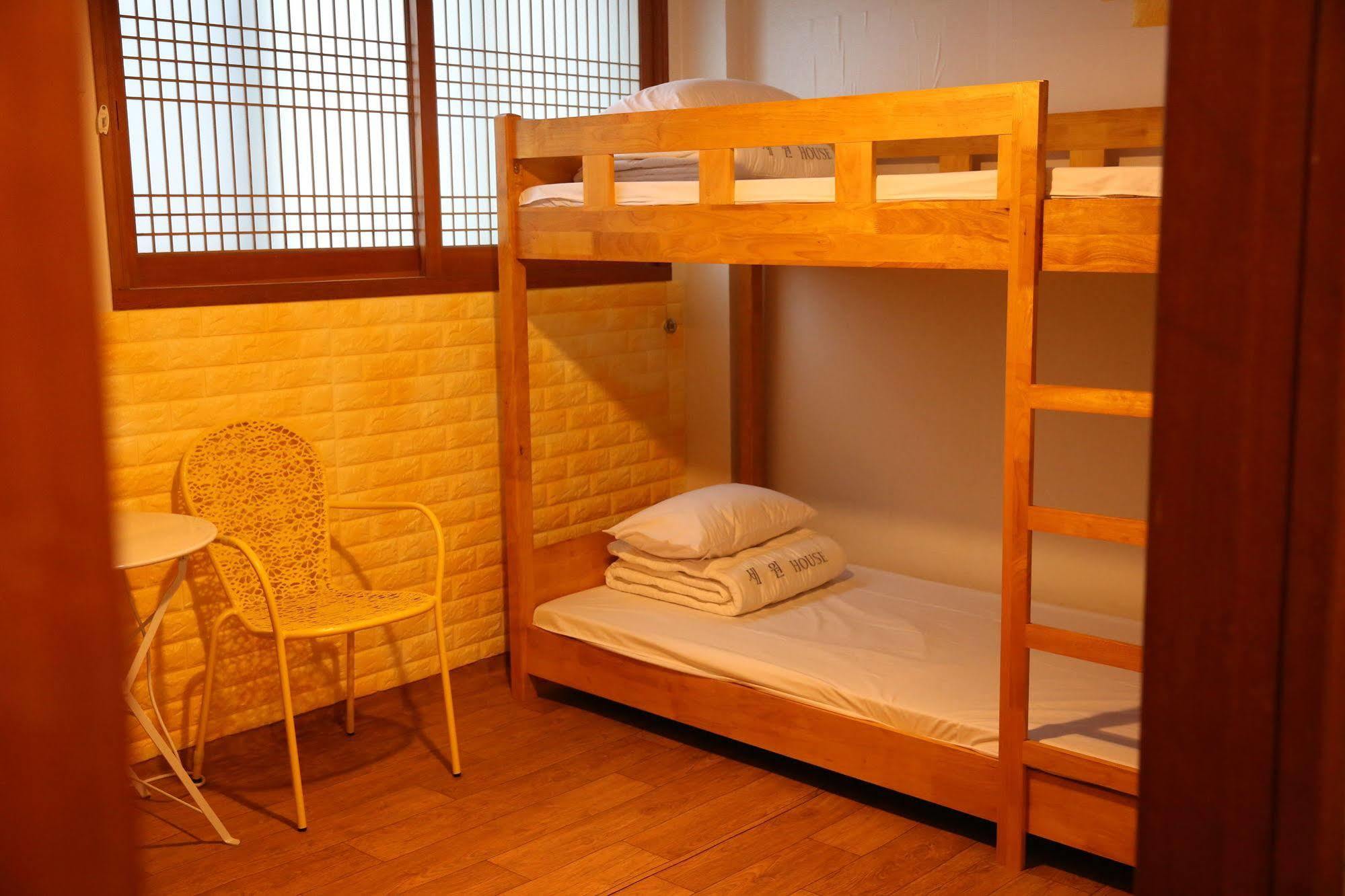 Yes Guesthouse Пусан Екстериор снимка
