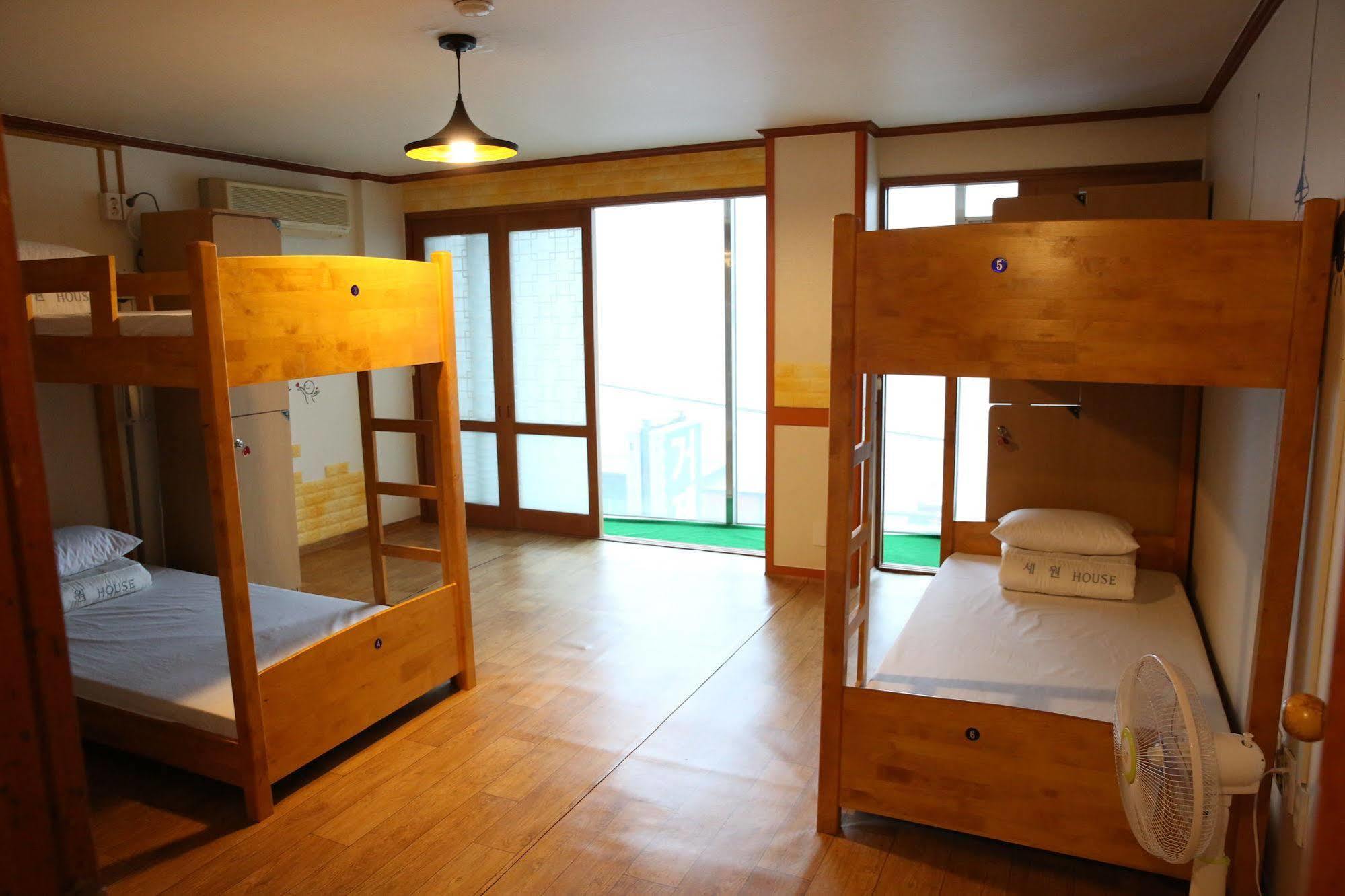 Yes Guesthouse Пусан Екстериор снимка