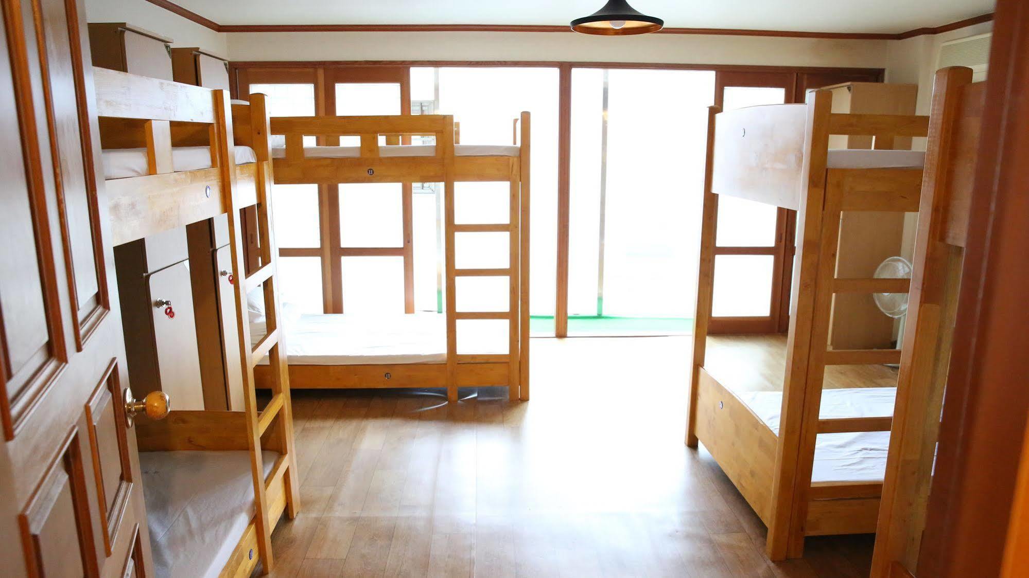 Yes Guesthouse Пусан Екстериор снимка