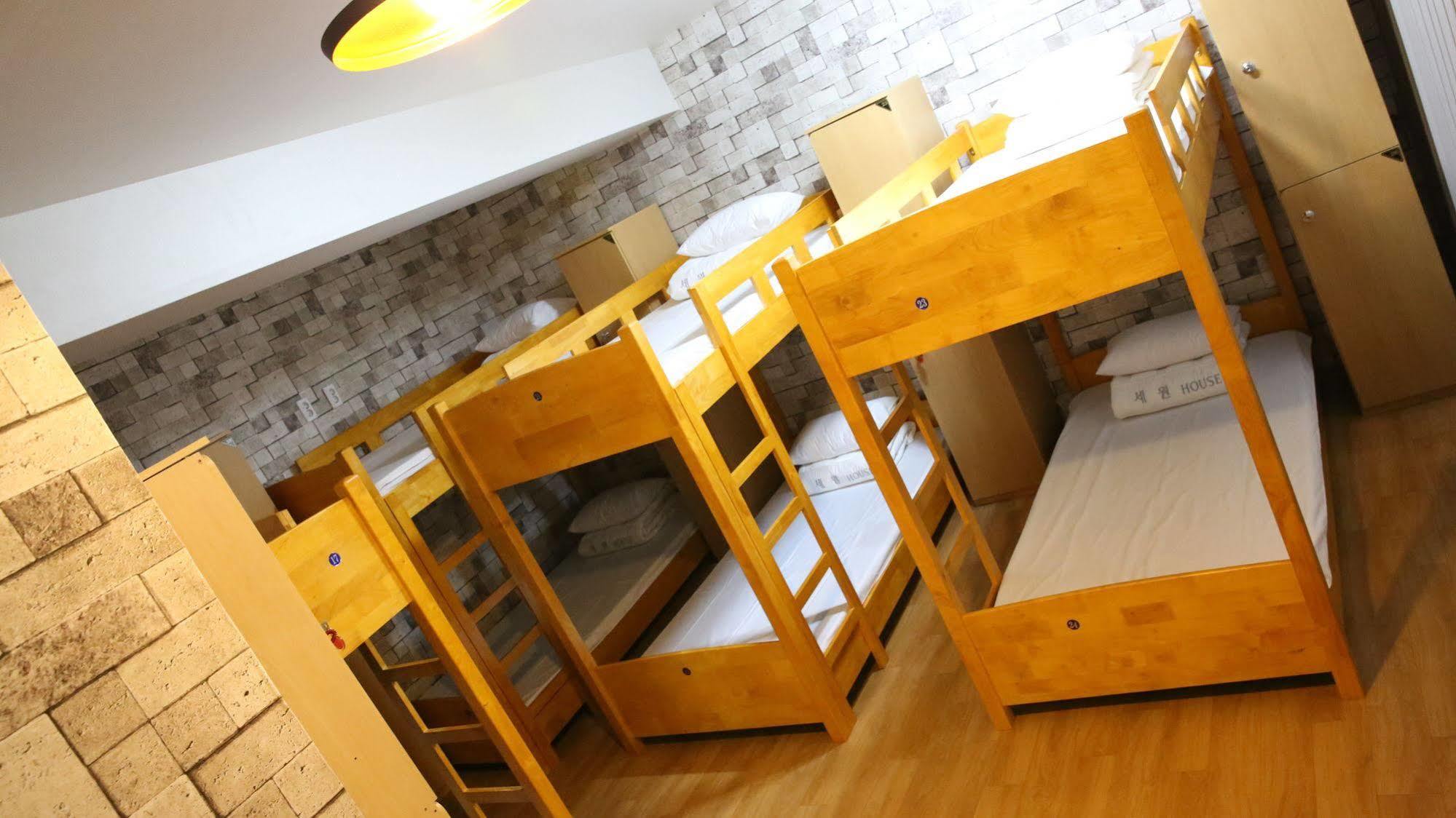 Yes Guesthouse Пусан Екстериор снимка