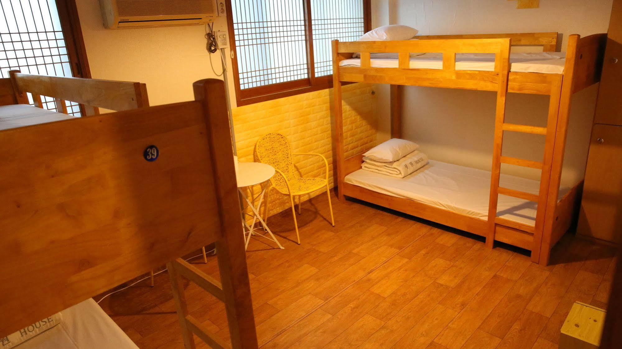 Yes Guesthouse Пусан Екстериор снимка