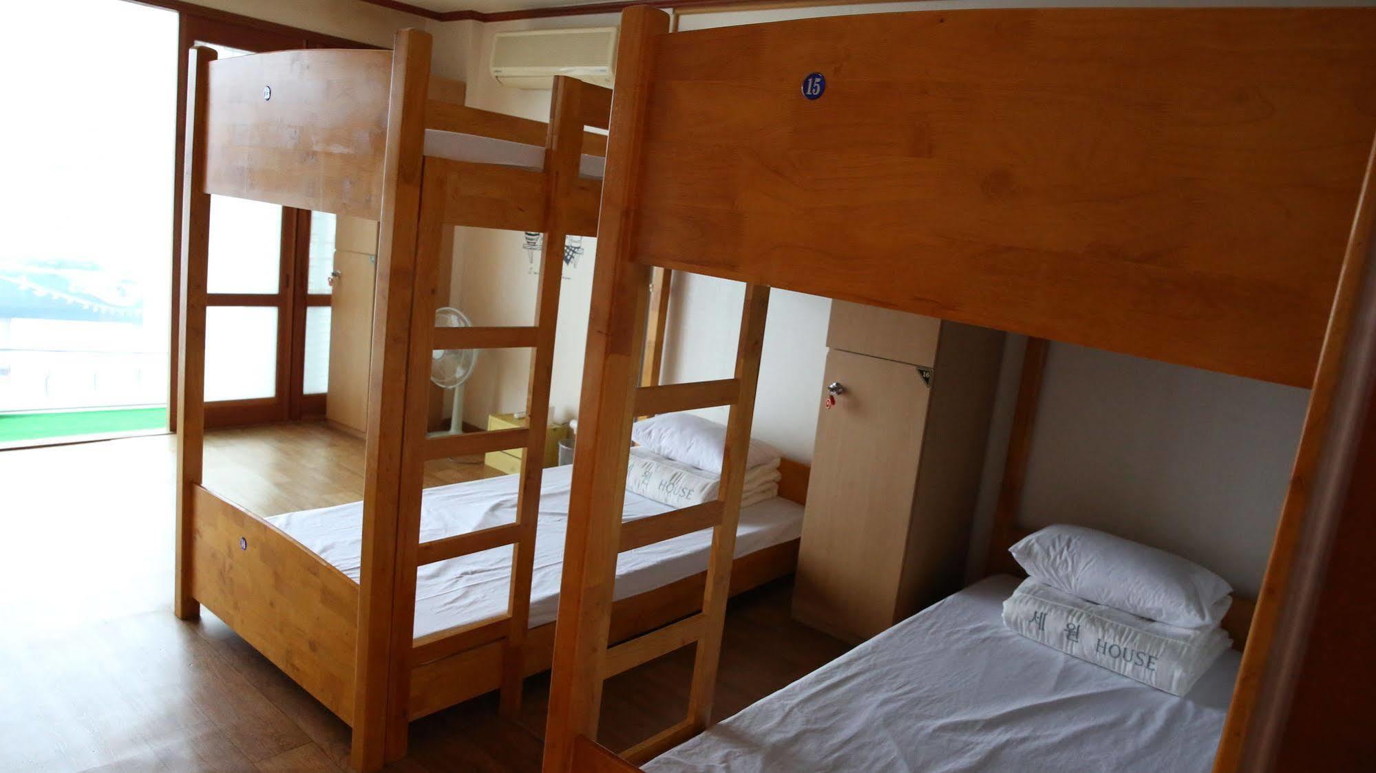 Yes Guesthouse Пусан Екстериор снимка