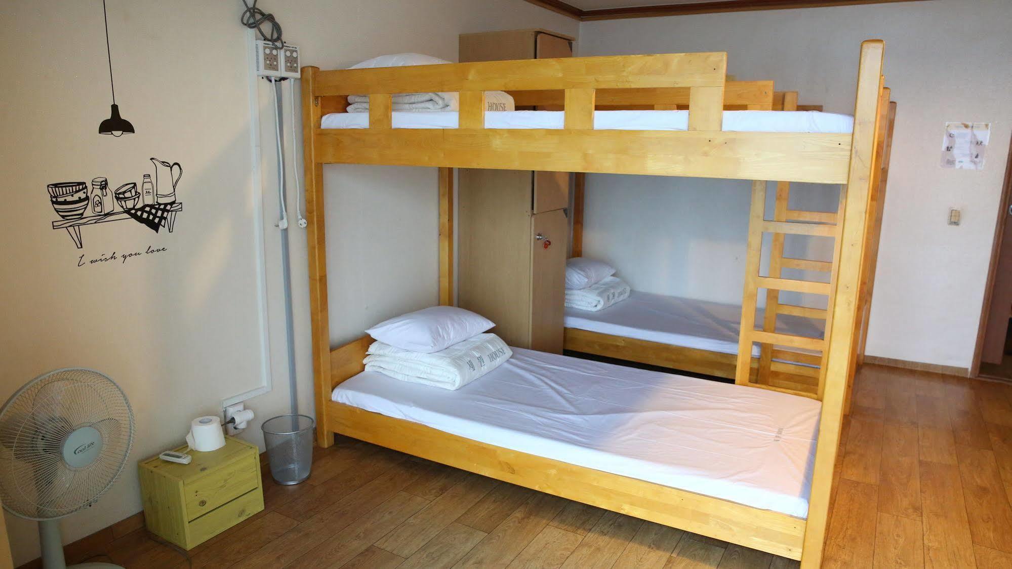Yes Guesthouse Пусан Екстериор снимка